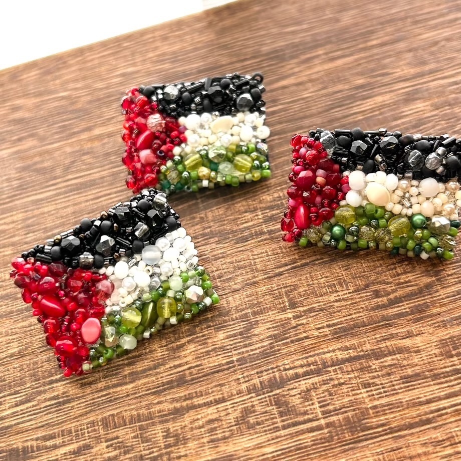 パレスチナ支援寄付付き ビーズ刺繍ブローチ