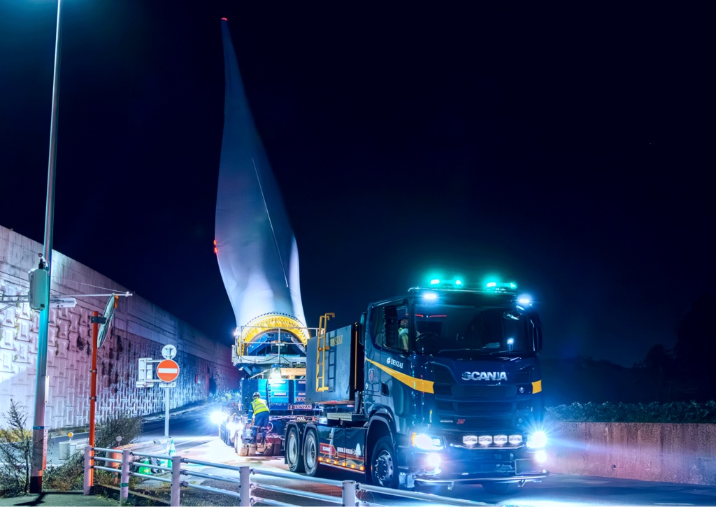 風車輸送タペストリー「DENZAI SCANIA 650S XT & Goldhofer FTV550」(匿名配送)