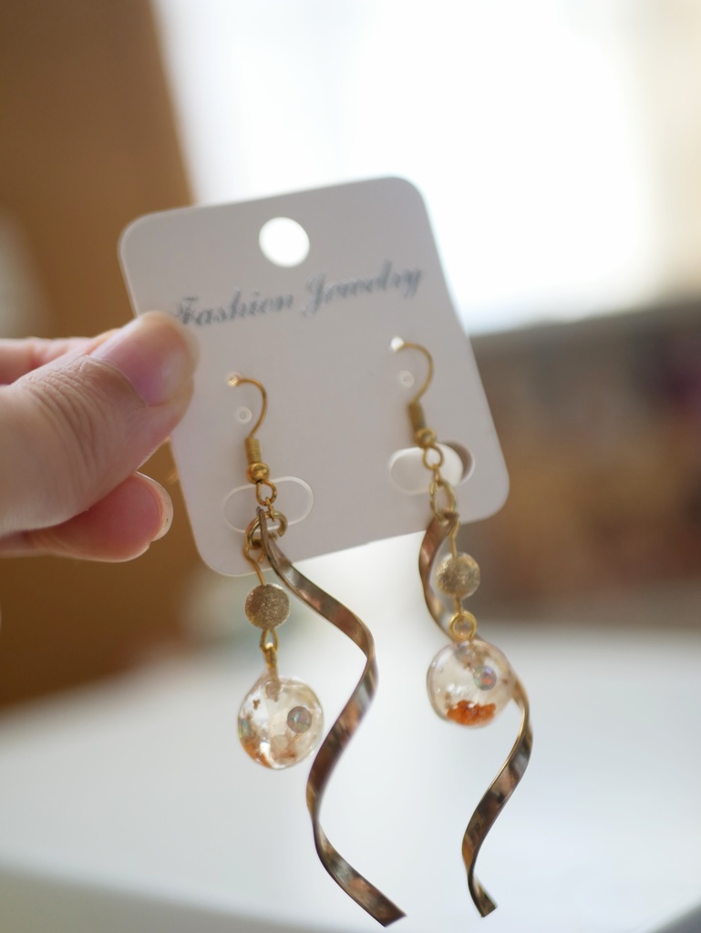 オレンジフラワーピアス