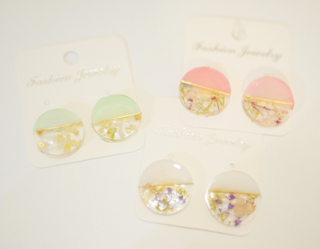 丸形ドライフラワーピアス/イヤリング