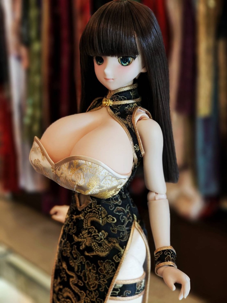 爆乳　乳 