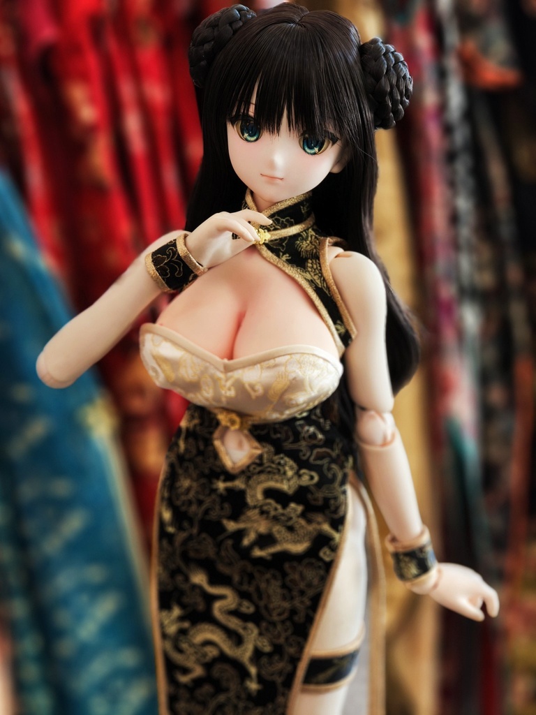 チャイナドレス 乳 