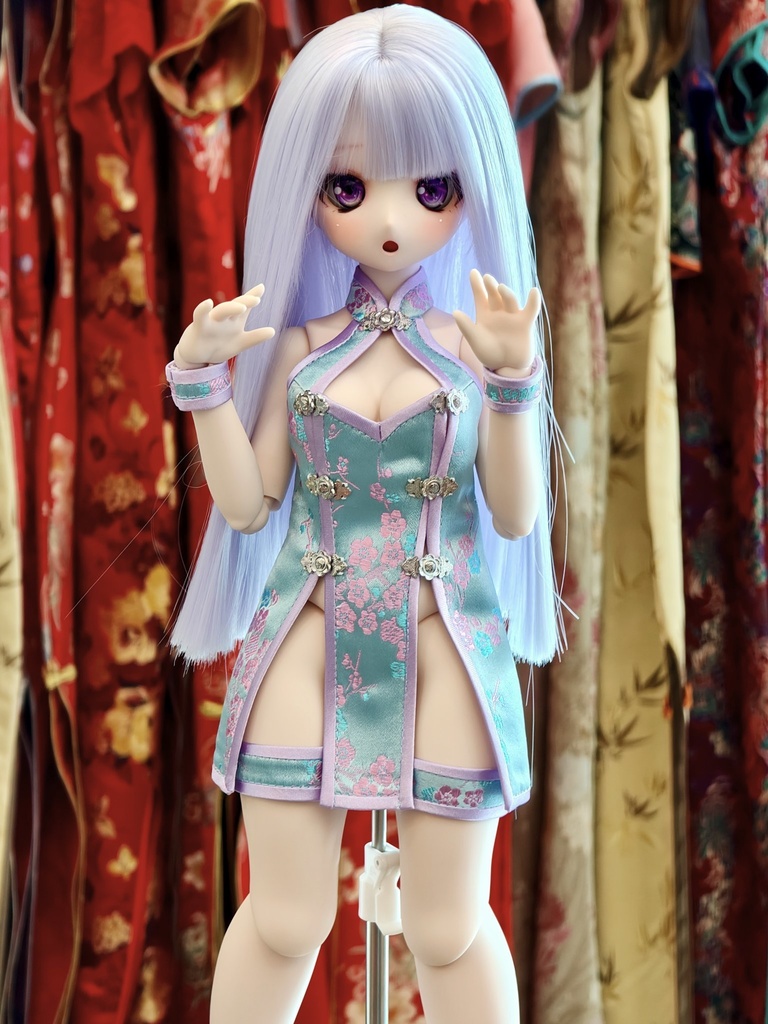 太ももチャイナドレス