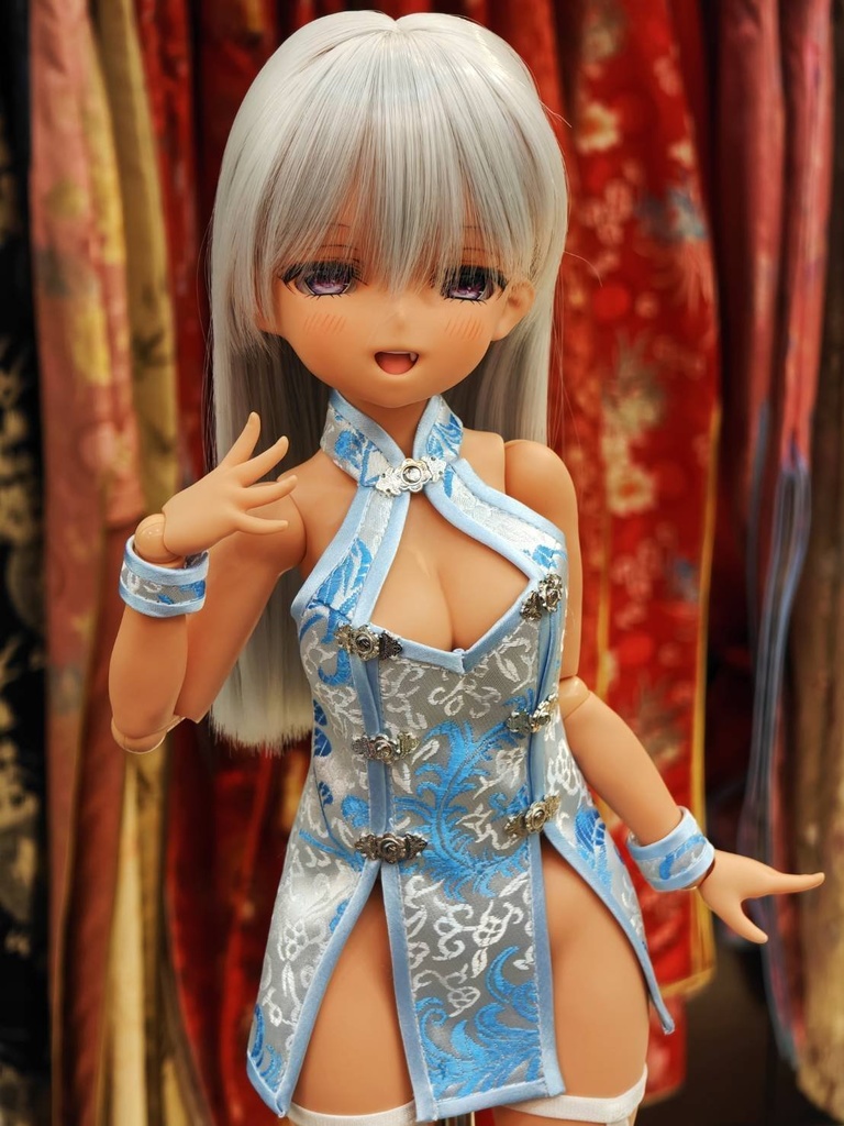 太ももチャイナドレス