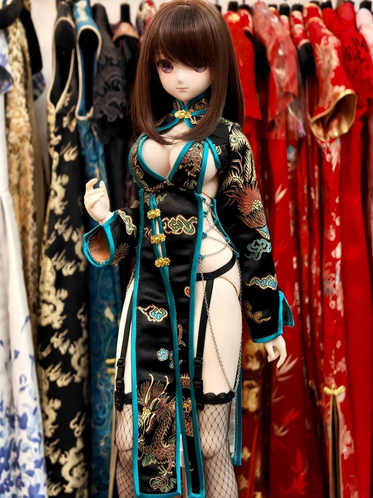 少しセクシーすぎるチャイナドレス