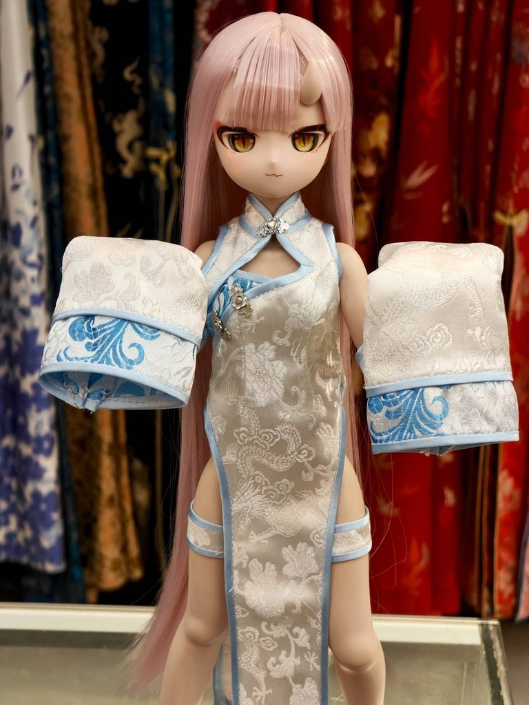 萌え袖チャイナドレス