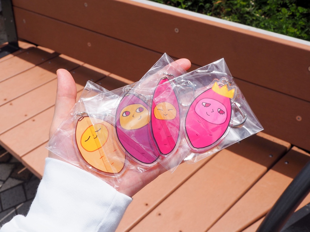 気づけば芋だらけアクリルキーホルダー