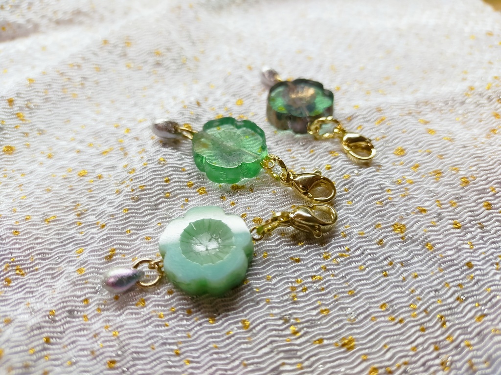 Hawaiian Green Charm