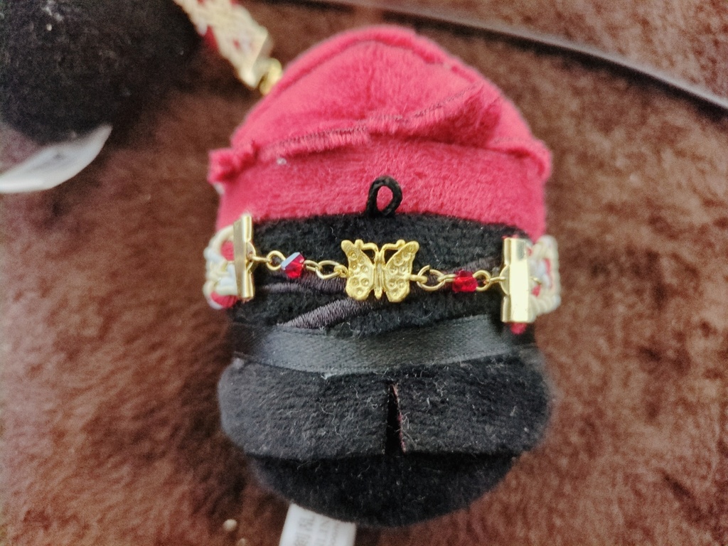 マスコットに巻き巻きするブレスレット 2種