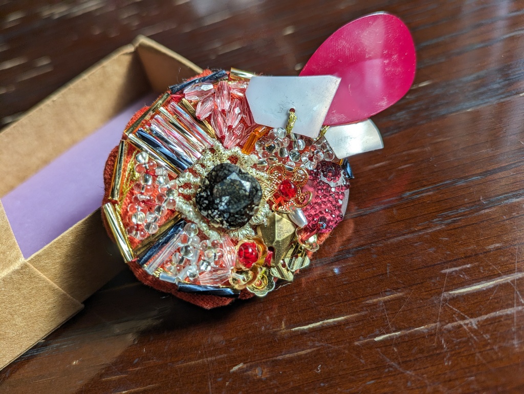 陸奥守吉行イメージ刺繍ブローチ