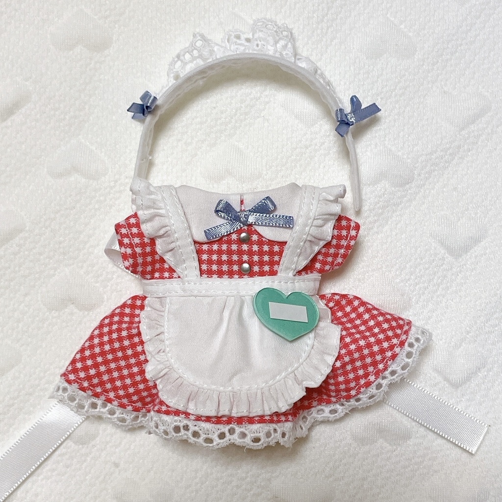 気まぐれカラーのメイド服