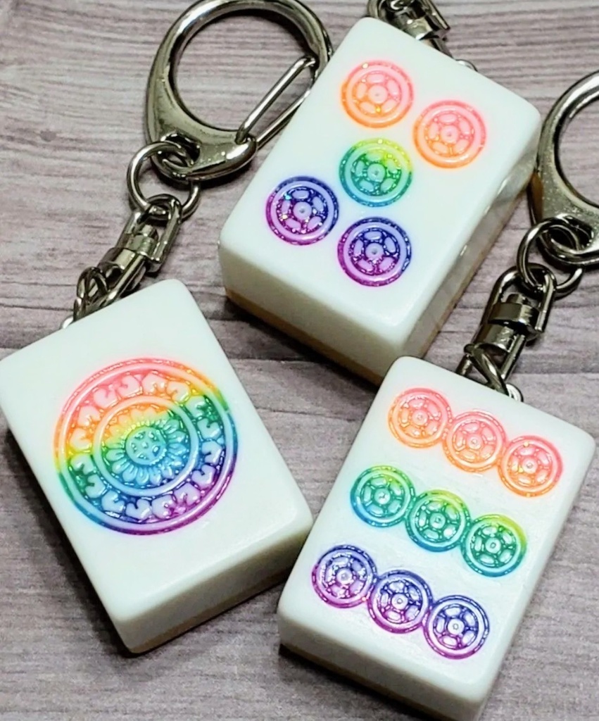 麻雀牌キーホルダー【筒子】レインボー