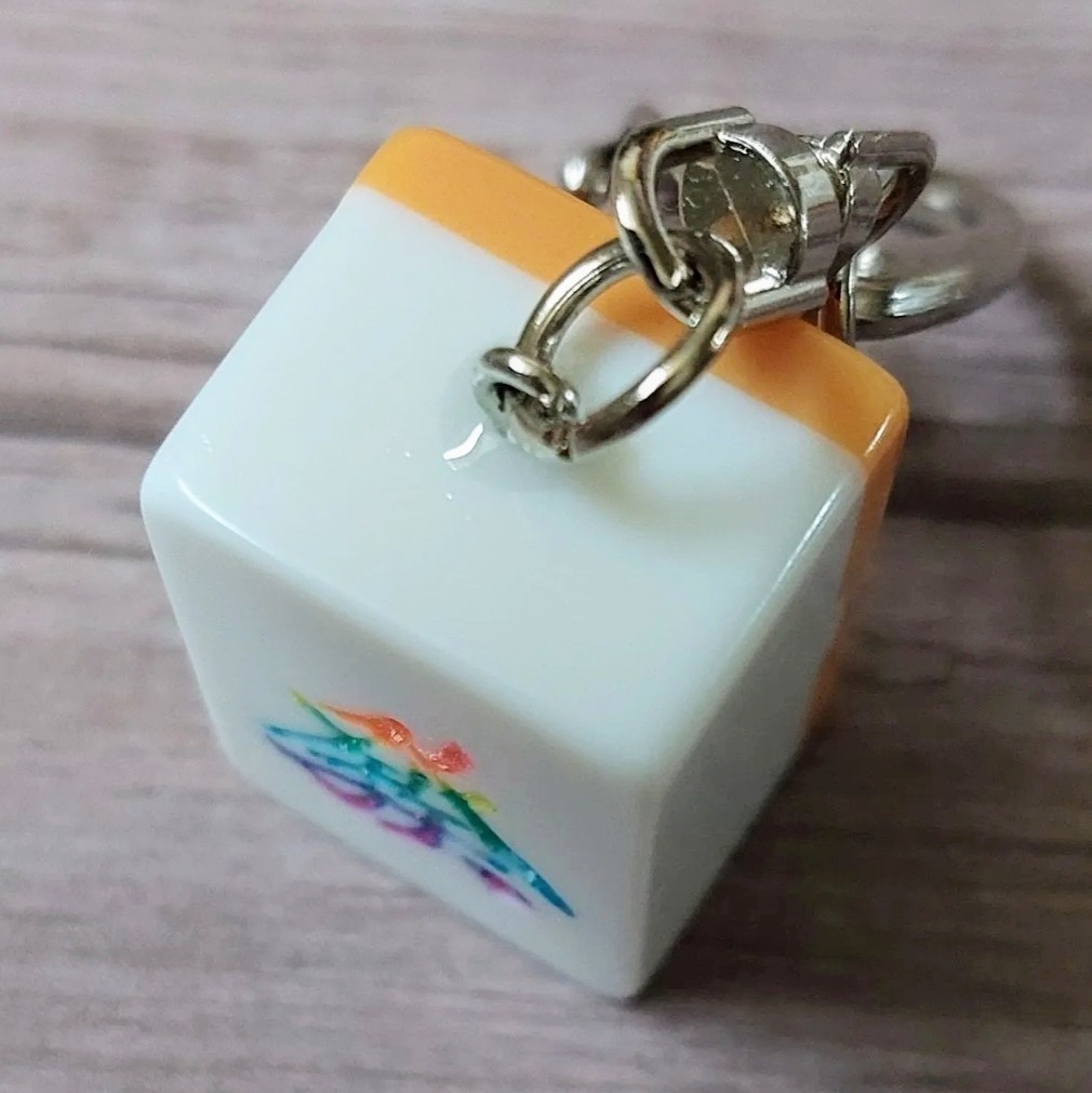 麻雀牌キーホルダー【字牌】レインボー