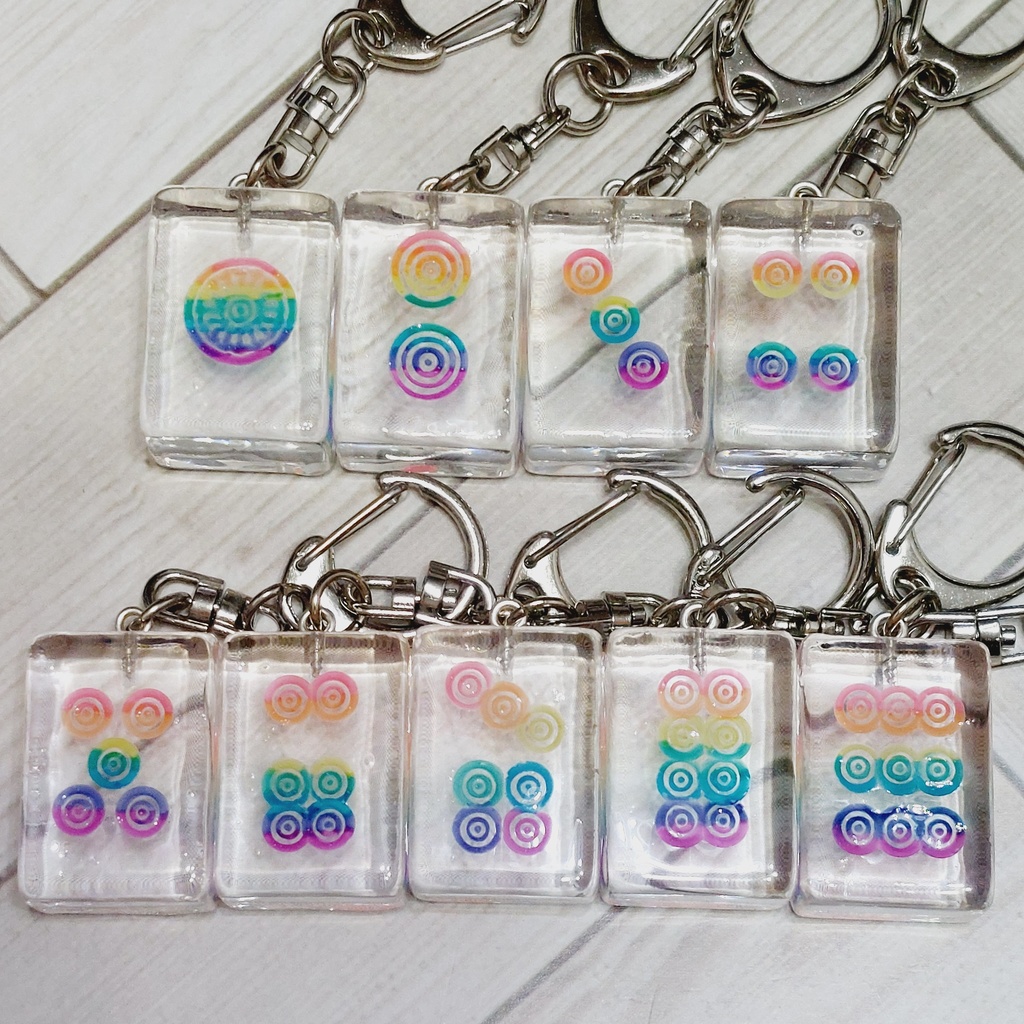 クリア麻雀牌キーホルダー【筒子】レインボー