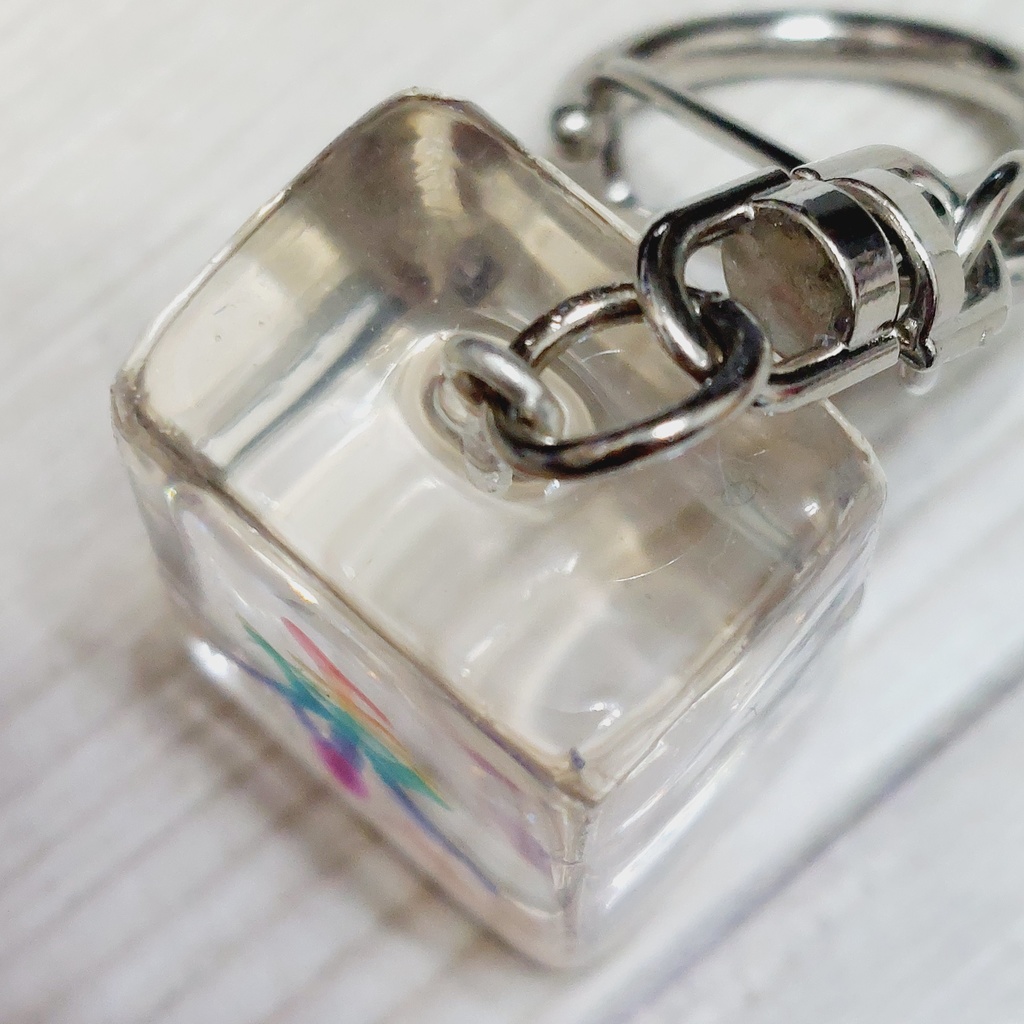 クリア麻雀牌キーホルダー【字牌】レインボー