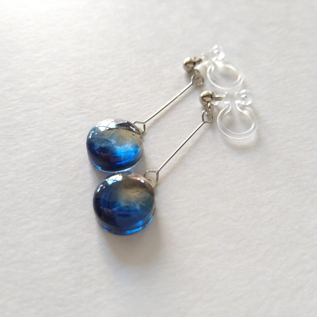 銀と濃紺のゆらゆらピアス*ノンホール