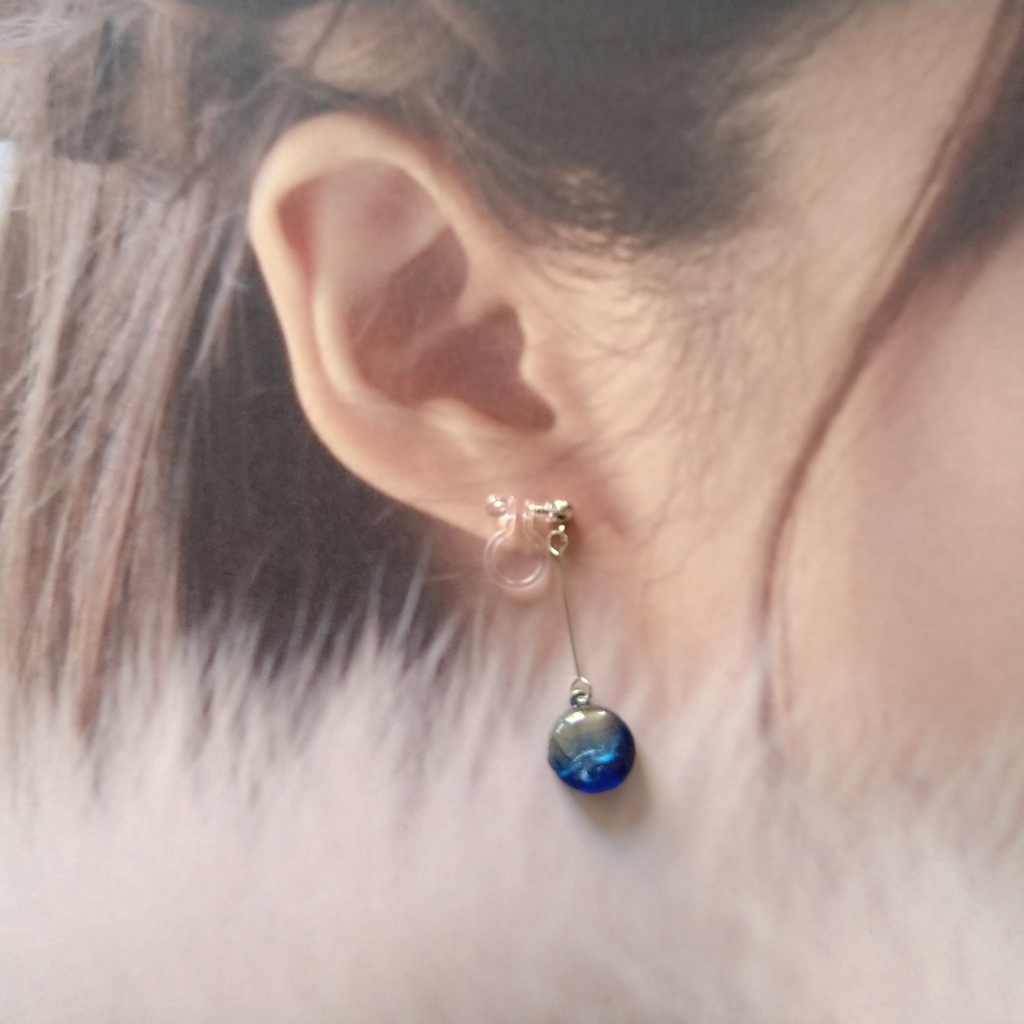 銀と濃紺のゆらゆらピアス*ノンホール