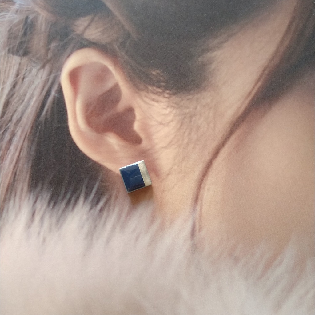 水色と紺の耳飾り*スクエア*美濃焼ピアス/ノンホール