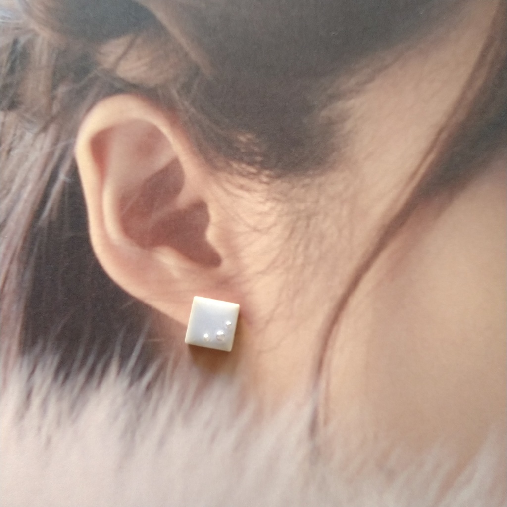 水色と紺の耳飾り*スクエア*美濃焼ピアス/ノンホール