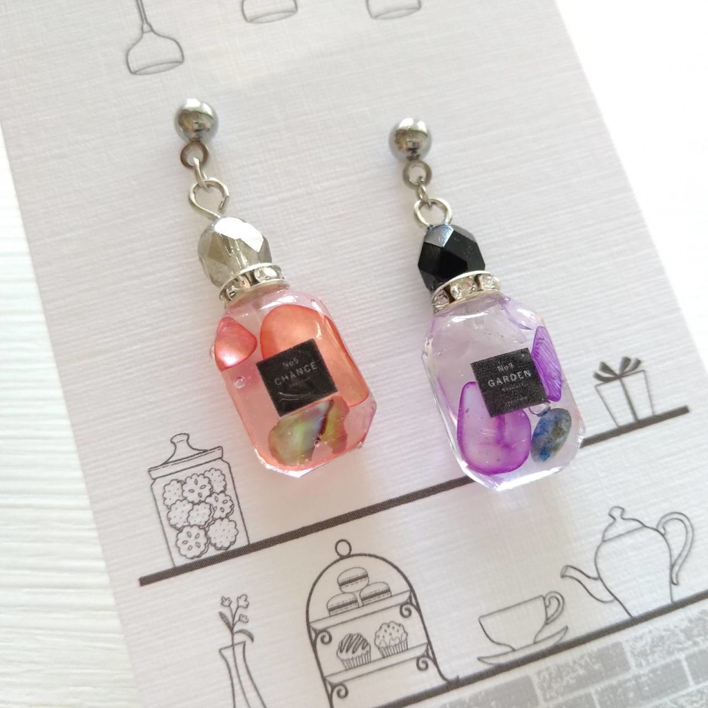 【受注制作】赤と紫*香水瓶のピアス/ノンホール アシンメトリー