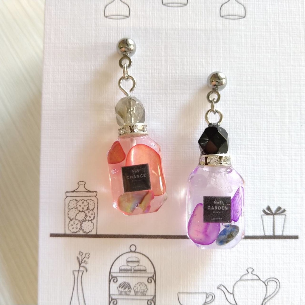 【受注制作】赤と紫*香水瓶のピアス/ノンホール アシンメトリー