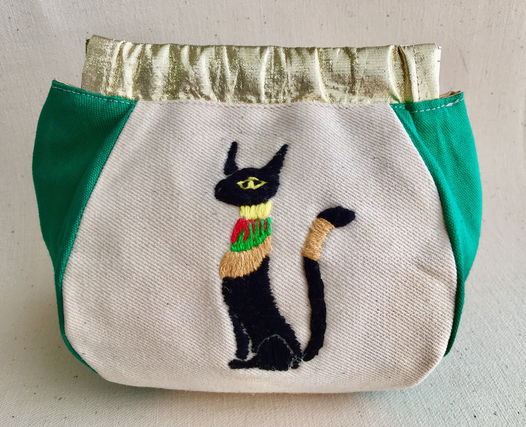 バステト神 刺繍ポーチ　エジプトA