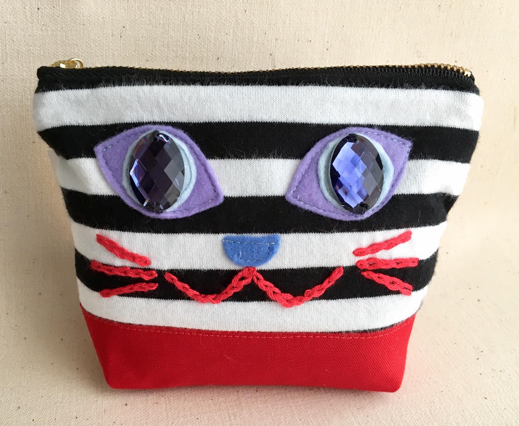 ストライプ猫顔ポーチ　黒B