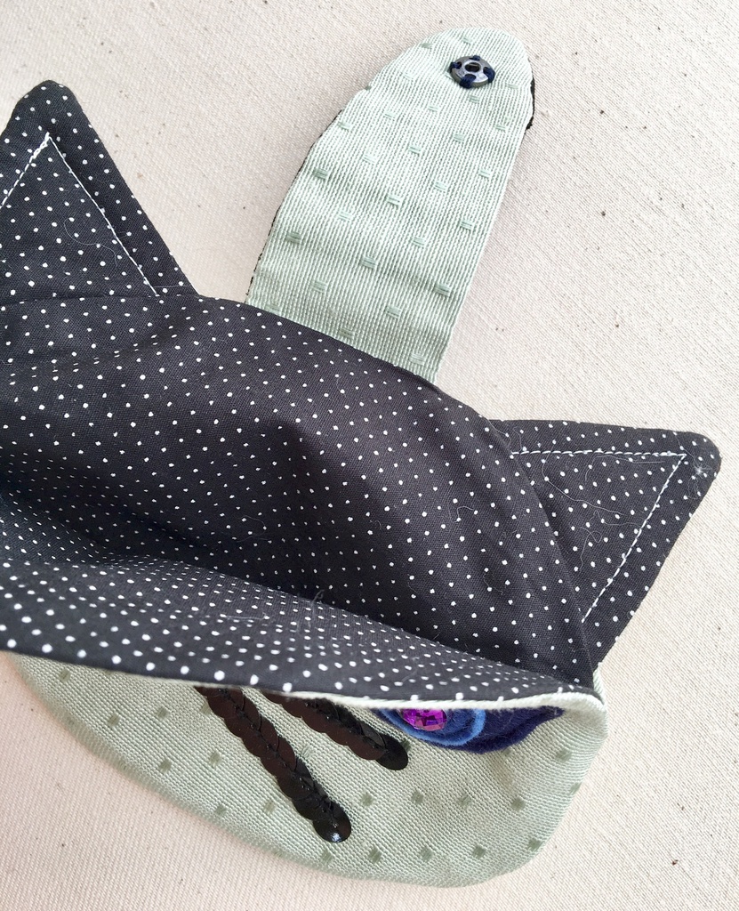 猫顔型ポーチ B