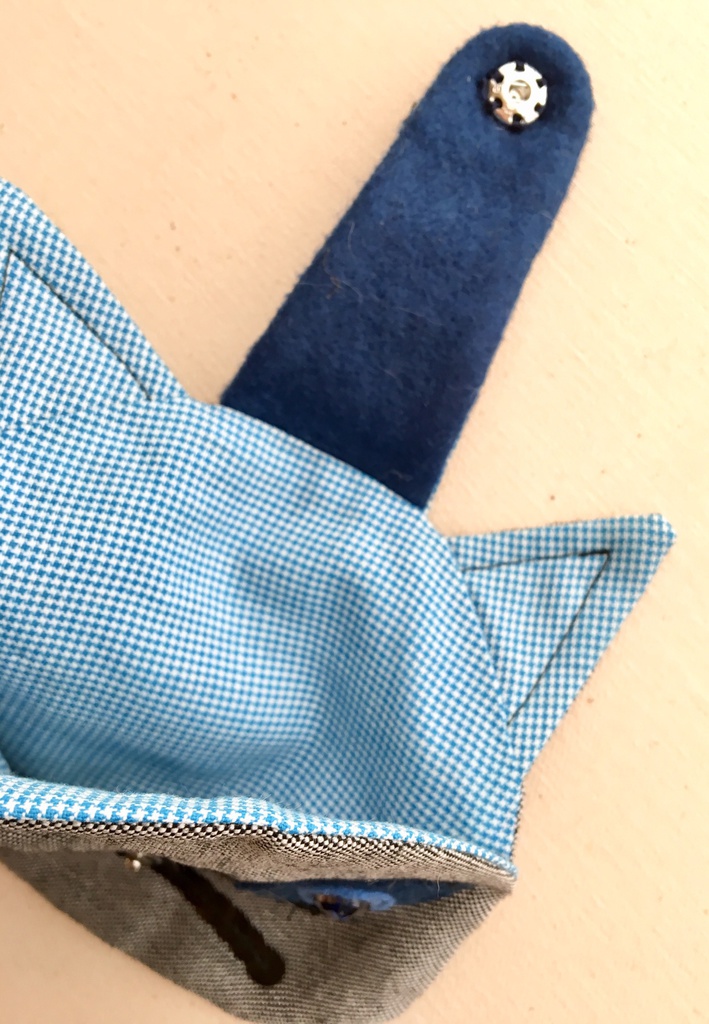 猫顔型ポーチ A