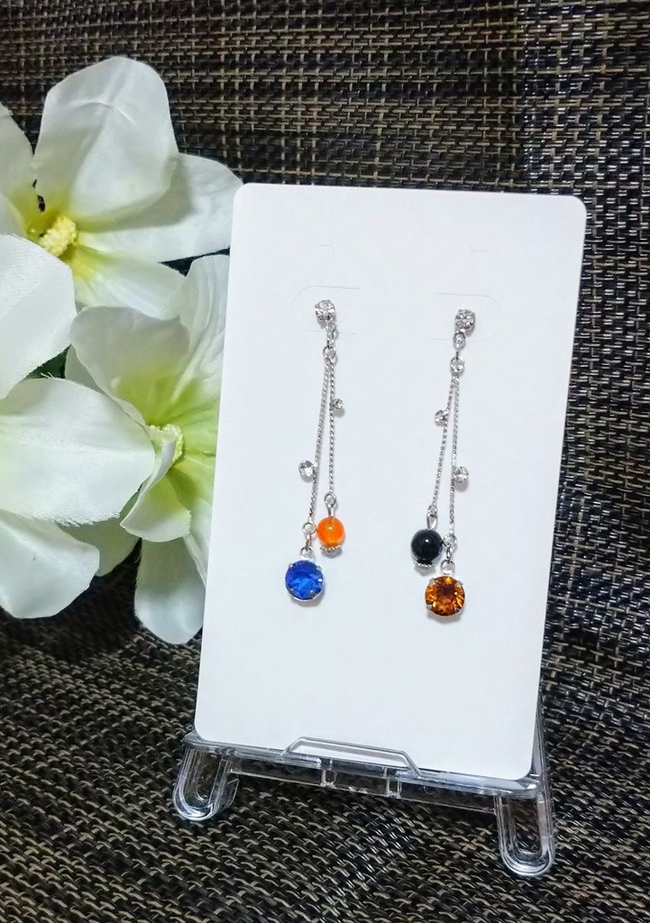 鍾タルモチーフピアス