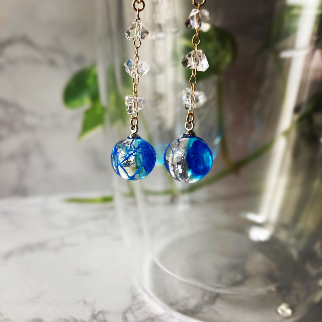 【生きてるピアス】クリスタルと蒼の血管