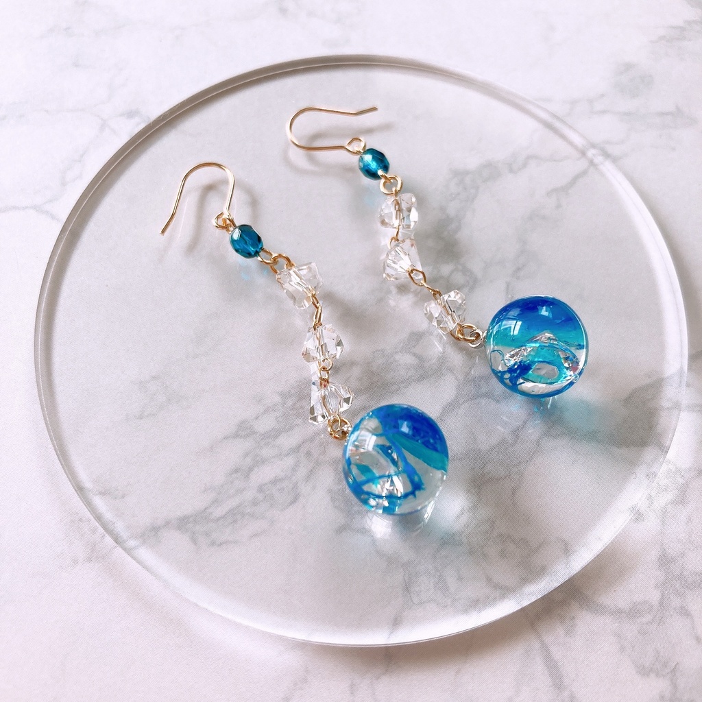 【生きてるピアス】クリスタルと蒼の血管