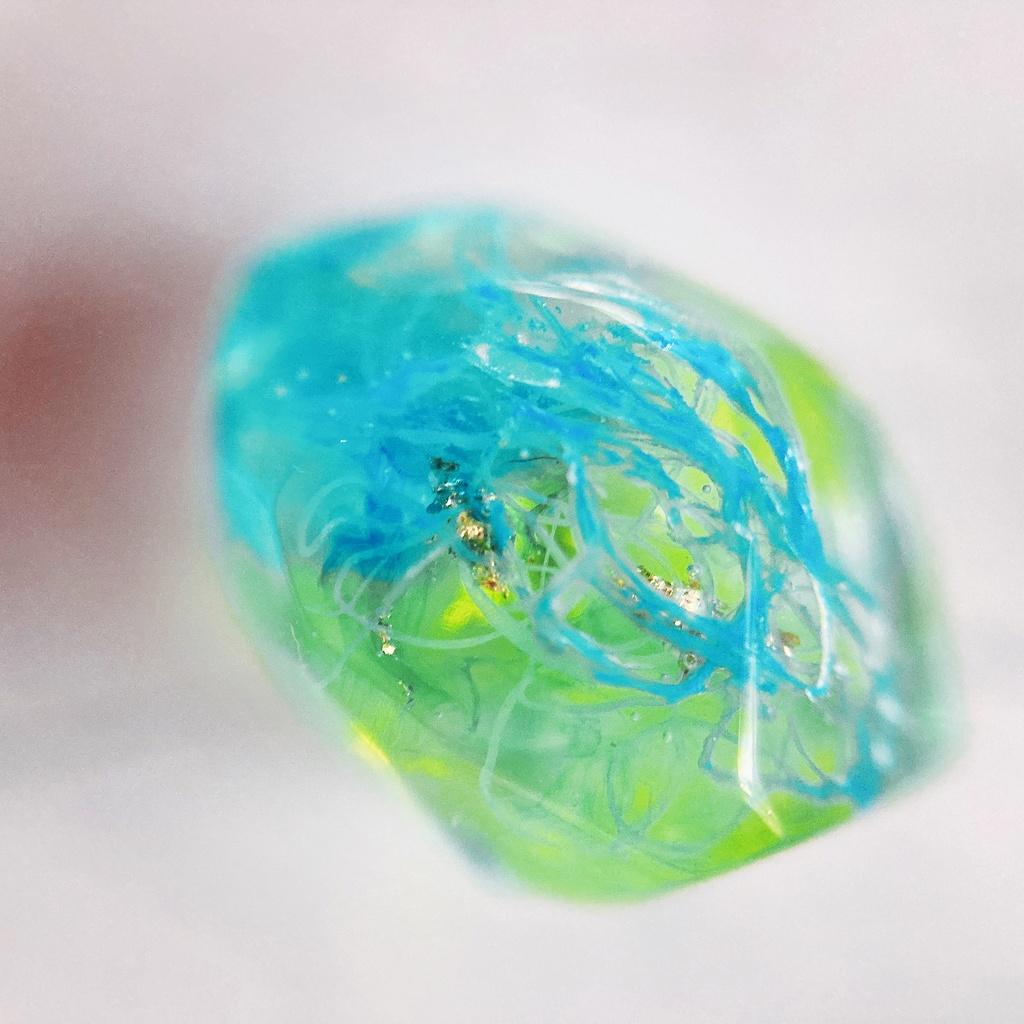 【生きてるピアス】緑の魂の種