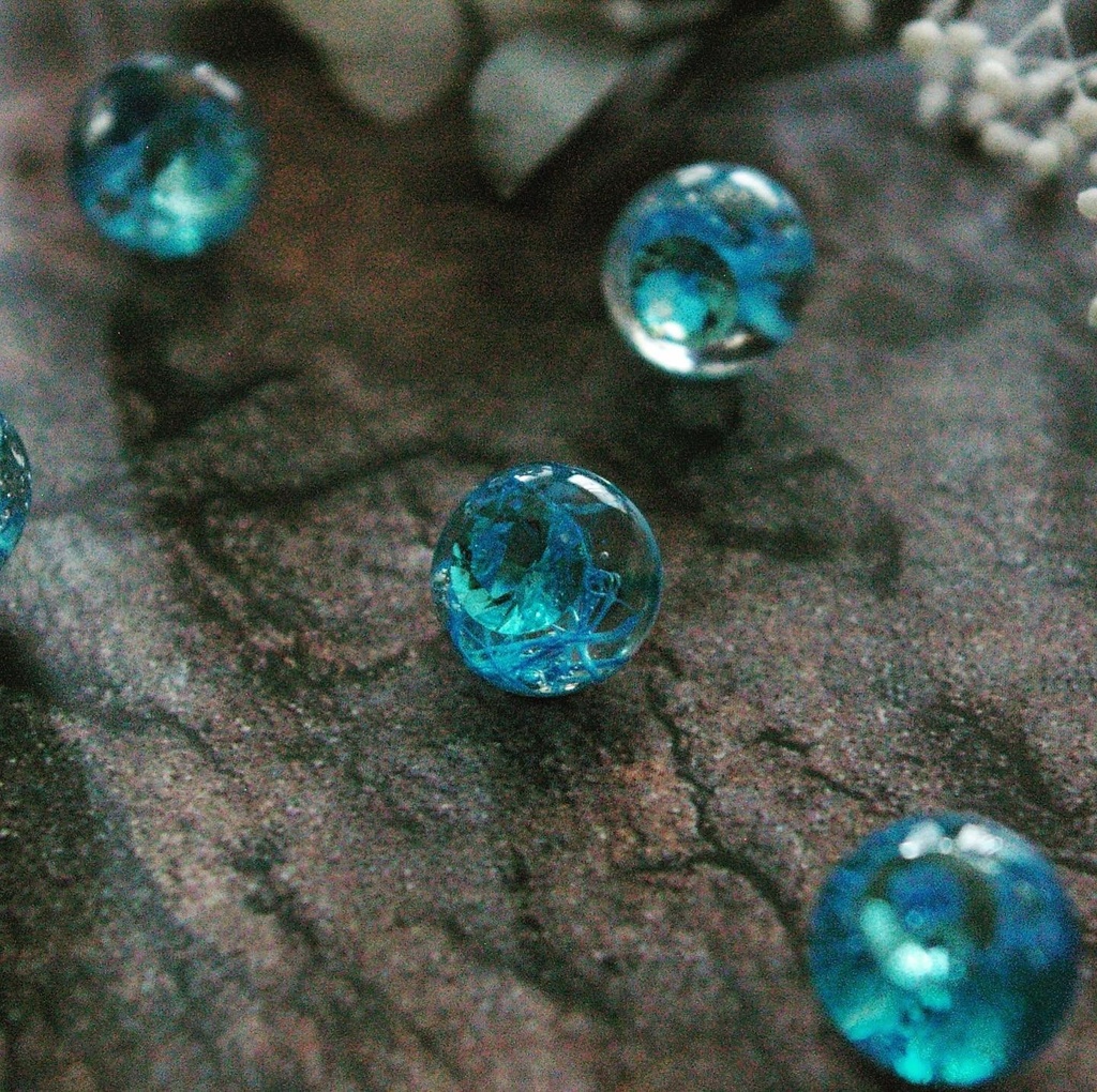 【六眼ピアス】五条先生モチーフ/六眼& 虚式茈