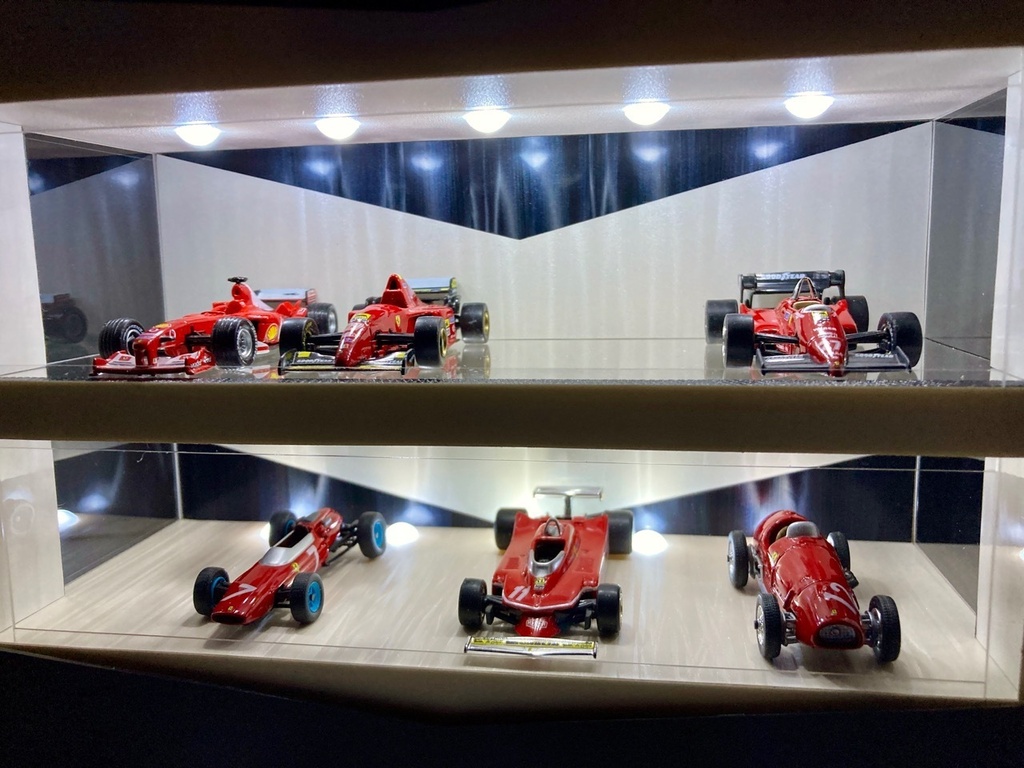 1/64展示10台可能・特殊WH&BK・2層式ディスプレーBOX /ネオジオラマ