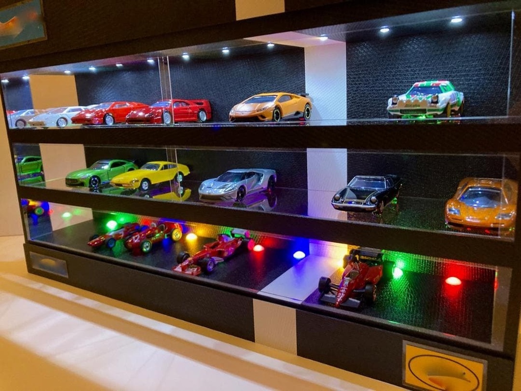 1/64展示30台可能・BK&WHライン・3層式ディスプレーBOX/ネオジオラマ