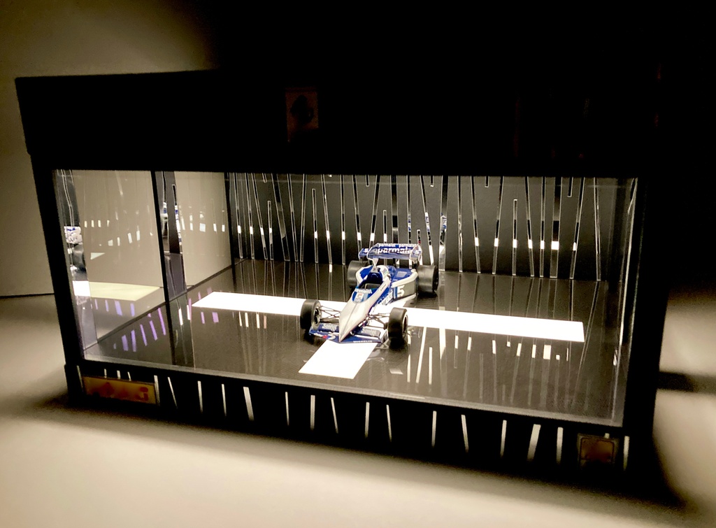 1/18展示2〜3台可・クロス照明・ディスプレーBOX / USB電源LED照明・ネオジオラマ・1/24、1/43、1/64、京商、オートアートなど