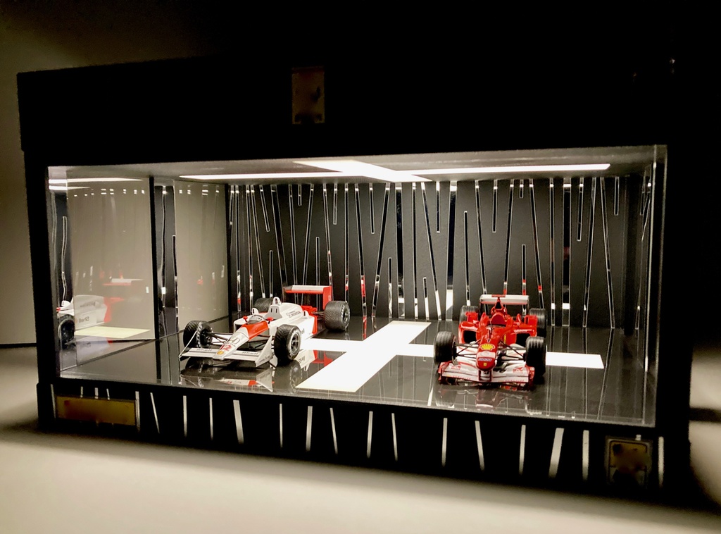 1/18展示2〜3台可・クロス照明・ディスプレーBOX / USB電源LED照明・ネオジオラマ・1/24、1/43、1/64、京商、オートアートなど