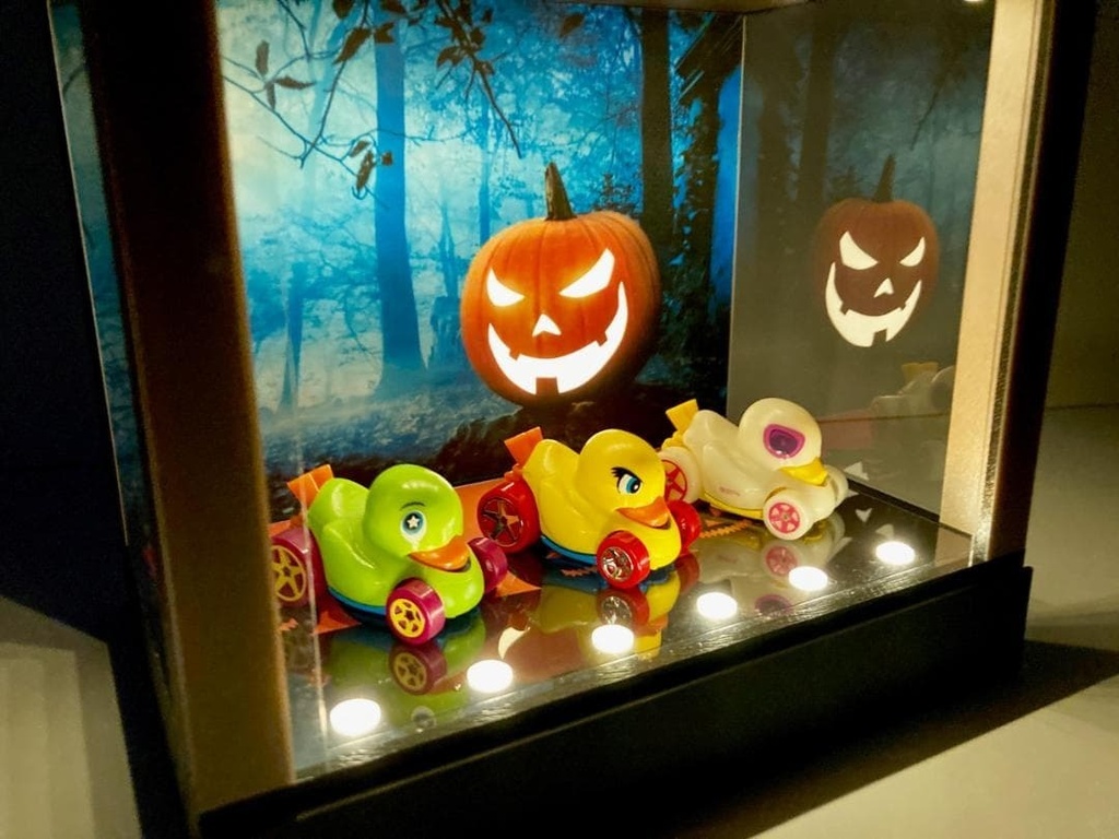 ハロウィン仕様・ディスプレーBOX / 壁面のカボチャが光る・スタイリッシュジオラマ・ホットウィール、京商、トミカ、フィギアなどに
