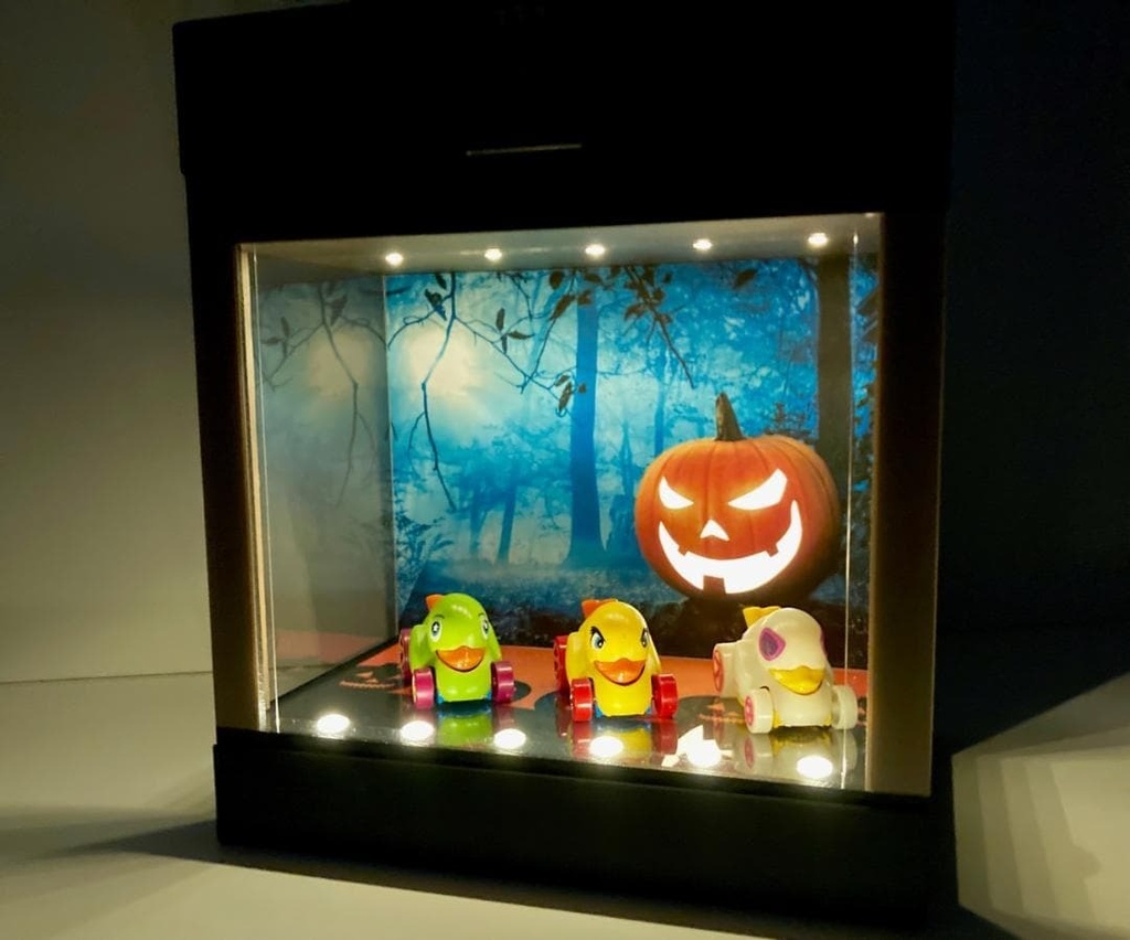 ハロウィン仕様・ディスプレーBOX / 壁面のカボチャが光る・スタイリッシュジオラマ・ホットウィール、京商、トミカ、フィギアなどに