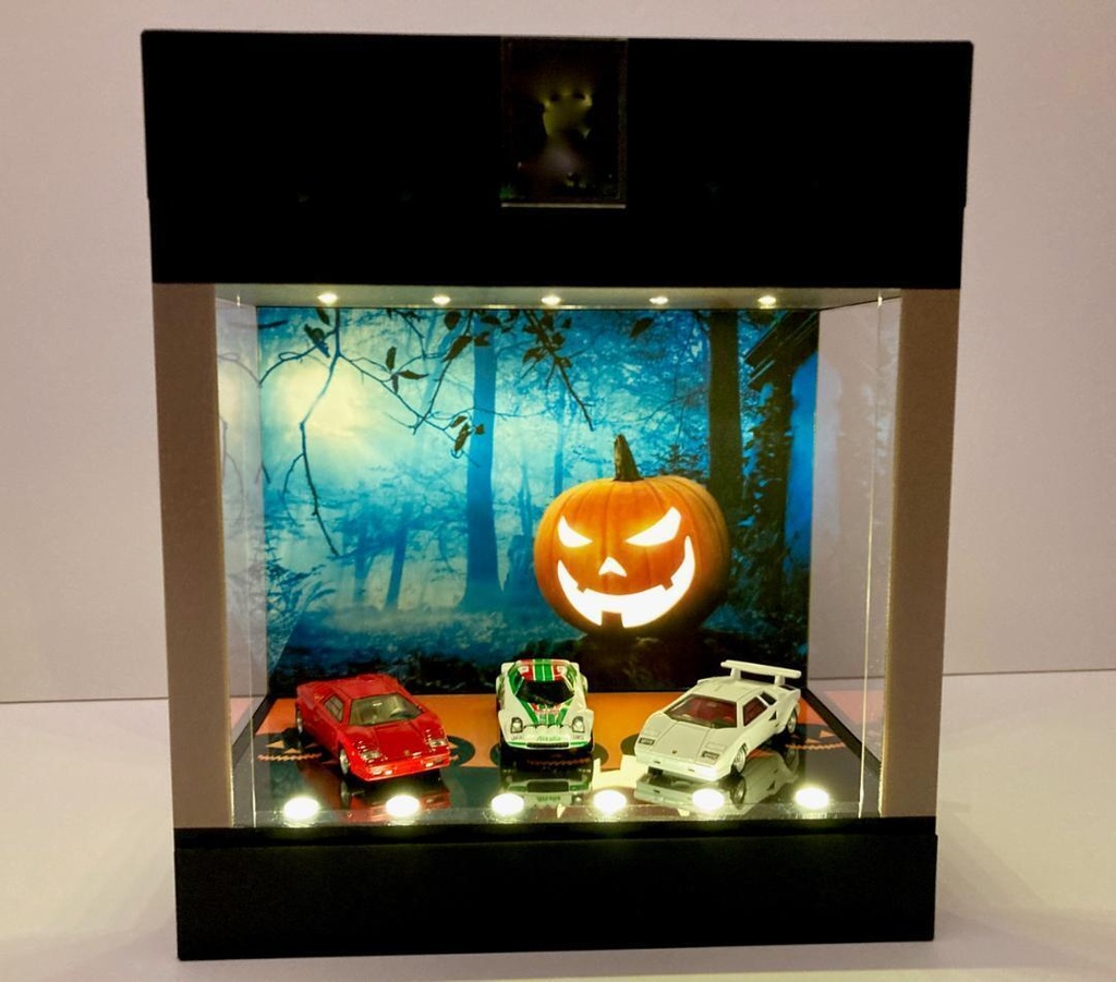 ハロウィン仕様・ディスプレーBOX / 壁面のカボチャが光る・スタイリッシュジオラマ・ホットウィール、京商、トミカ、フィギアなどに