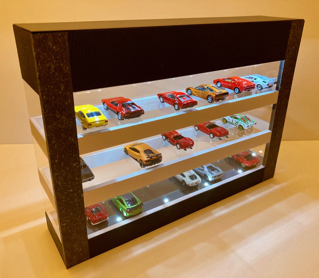 1/64展示30台可能・スケルトン構造・3層式ディスプレーBOX / 白色LED20灯内蔵・スタイリッシュジオラマ・トミカ、京商、ホットウィールなど