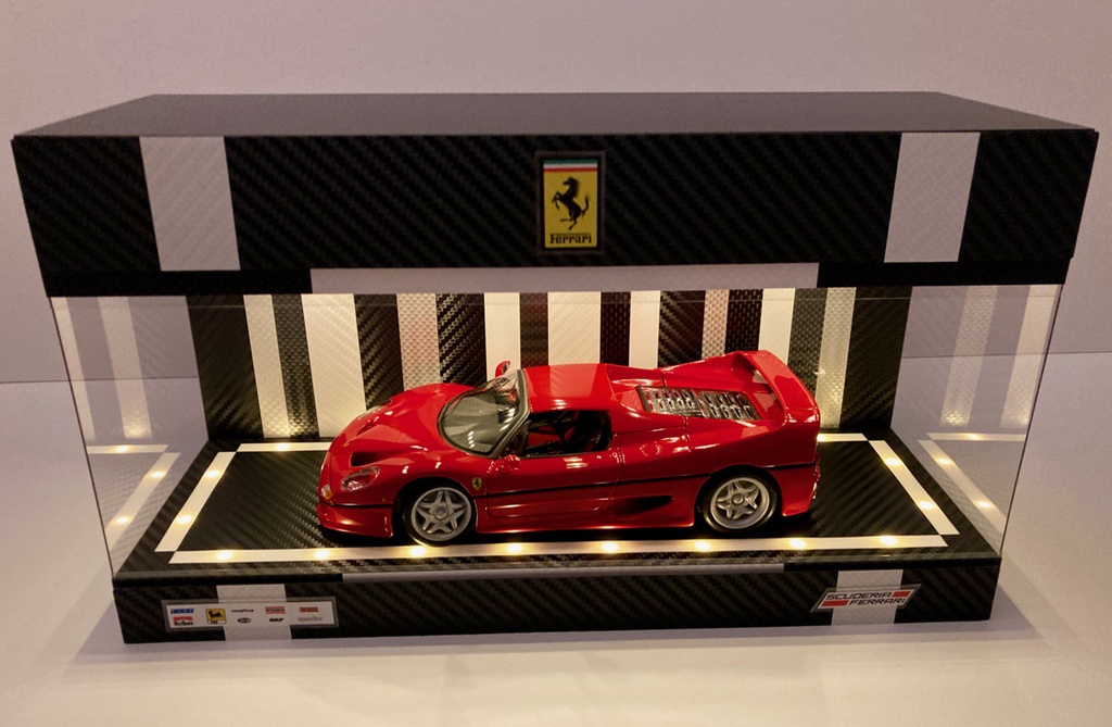 1/18・1/24・1/43対応・BK&WHカーボン・ディスプレーBOX / LED照明40灯・スタイリッシュジオラマ・京商、オートアートなどに・1/64にも