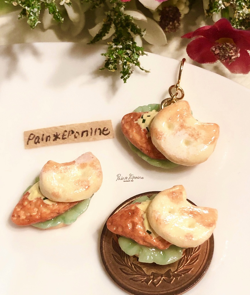 【片耳】にゃんこフォカッチャサンド(フィッシュフライ)ピアス