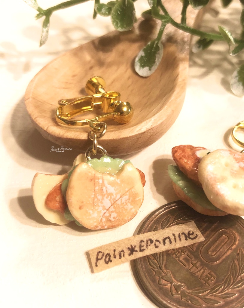 【片耳】にゃんこフォカッチャサンド(フィッシュフライ)イヤリング