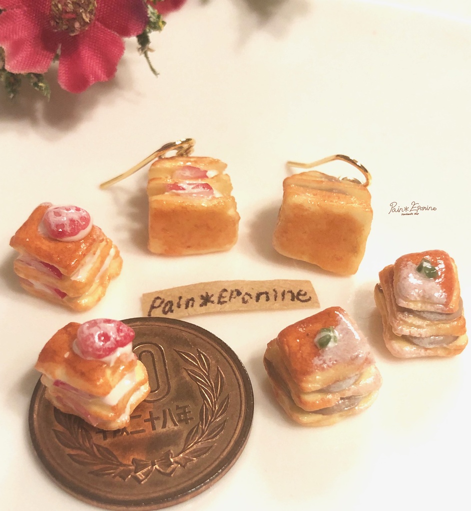 苺とコーヒーのミルフィーユピアス