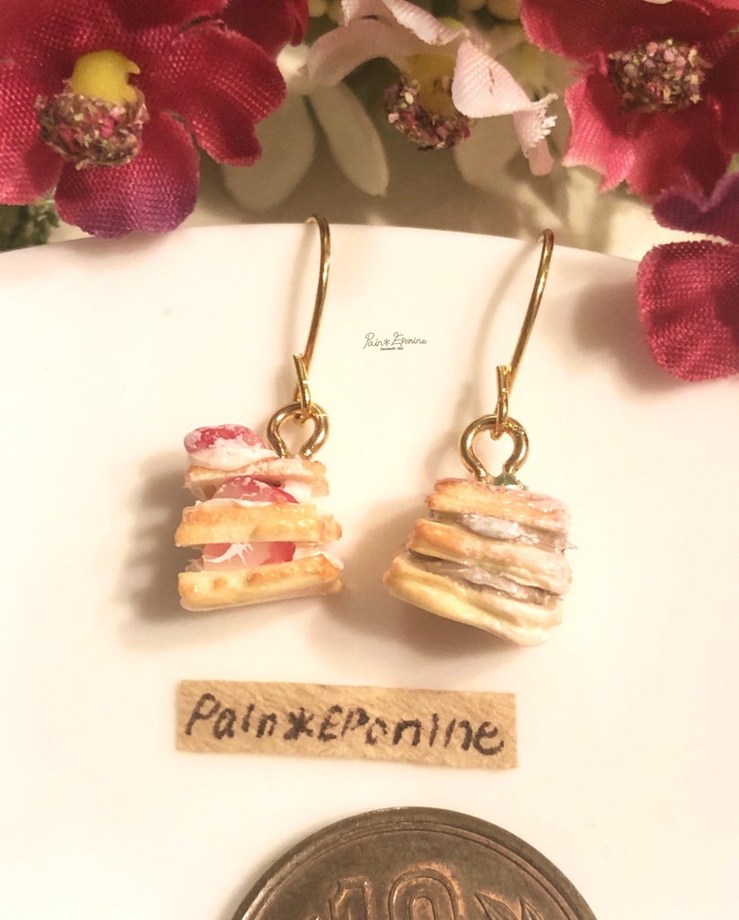 苺とコーヒーのミルフィーユピアス