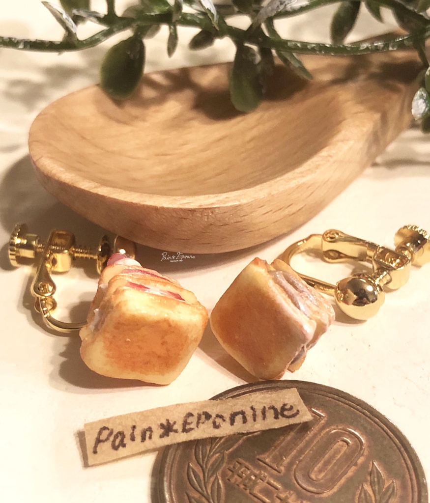 苺とコーヒーのミルフィーユイヤリング