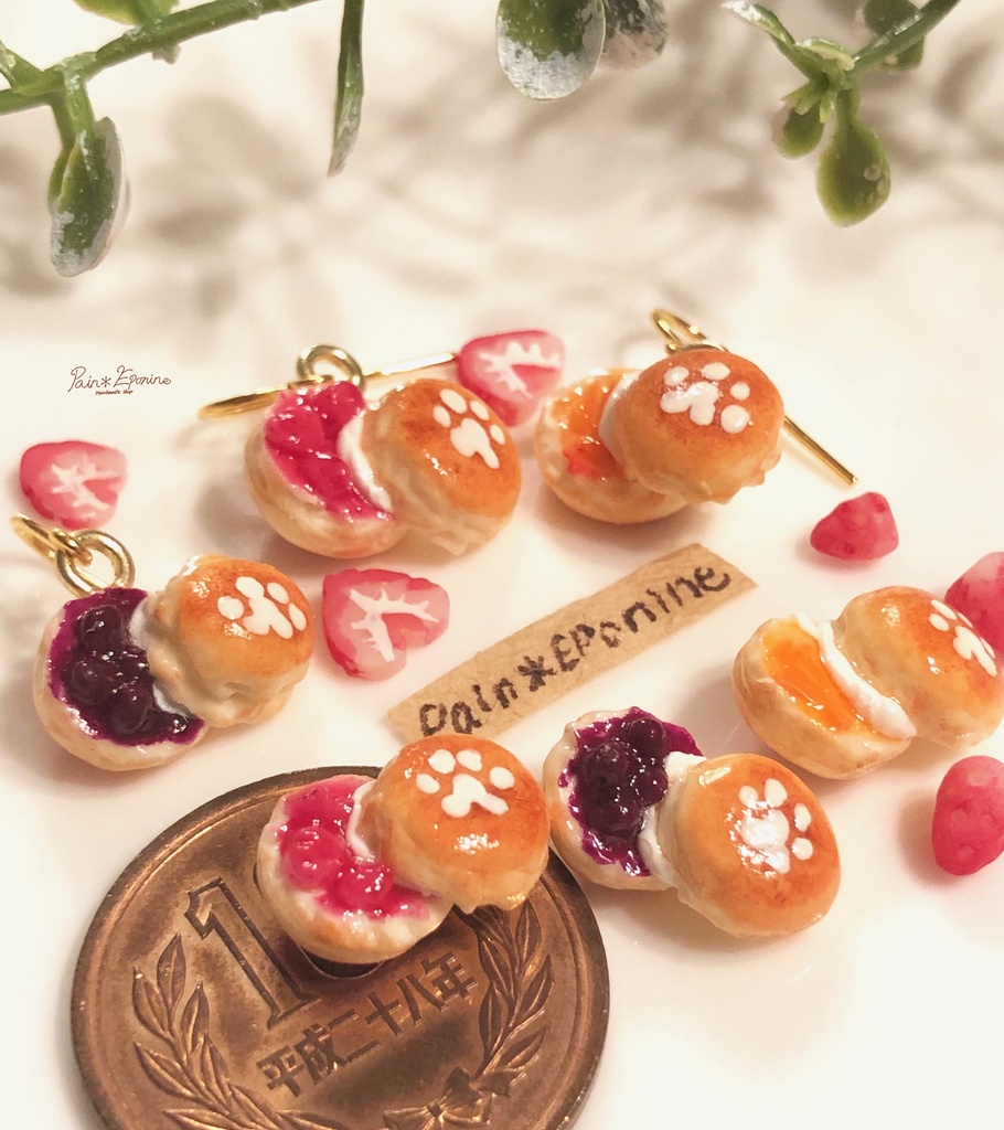 【片耳】ジャムがけ肉球スコーンピアス