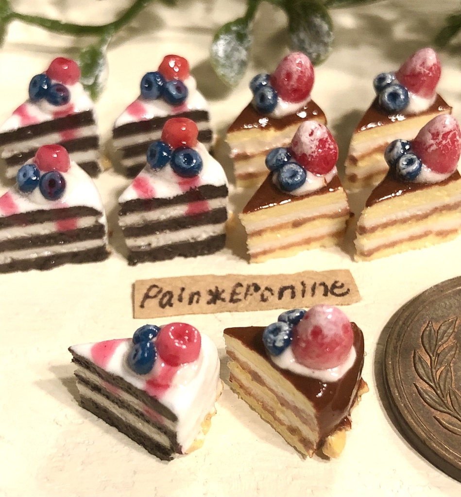 断面を楽しむチョコケーキピアス